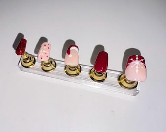 Handgemaakte pers op de nagels