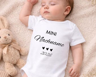 Babybody Mini Nachname Jahr, Schwangerschaft verkünden, Babygeschenk, baby ankündigung, Geburtsgeschenk, baby verkünden oma opa