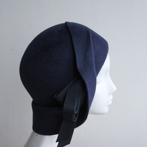 ANAISE Dark Navy Cloche Hat in Fur Felt with Ribbon Trim - 1920s Style for Weddings & Special Occasions, Mother of the Bride