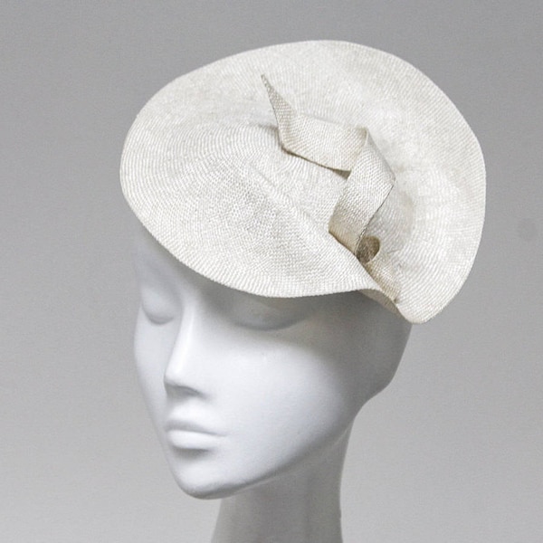 Wedding Hat ''LE FASCINATEUR'' in Off White - Mother of the Bride - Diner En Blanc