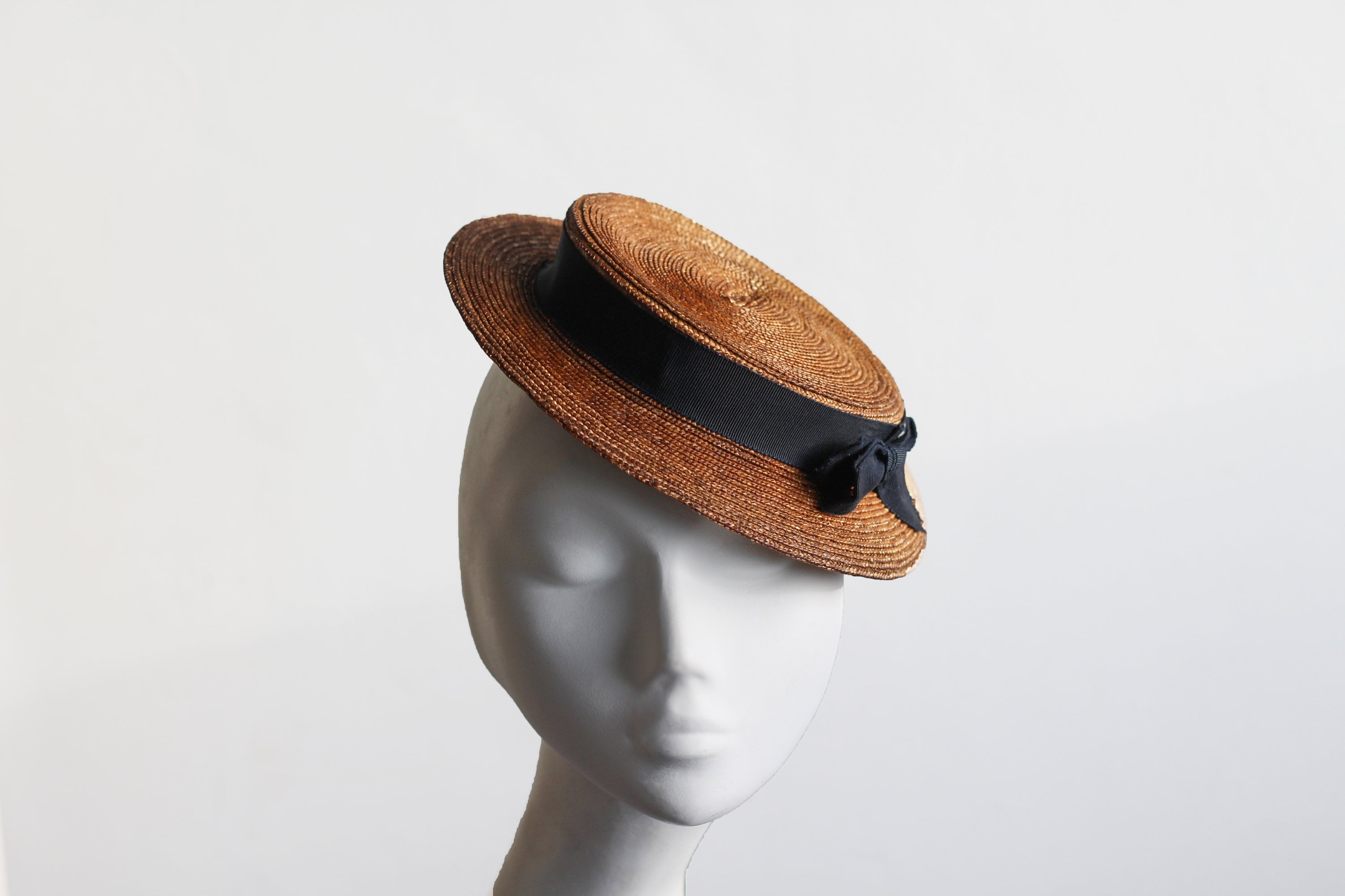 Black Women\'s Straw Boater Hat with Decorative Gold \'D\' Accent Gondolier Boater Hat｜Wide Brim Women main image 3