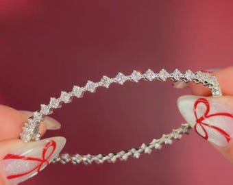 モアッサナイトクラスターブレスレット（925シルバー）、フローラルダイヤモンドブレスレット、ユニークなテニスブレスレット、彼女への結婚祝いのジュエリーギフト