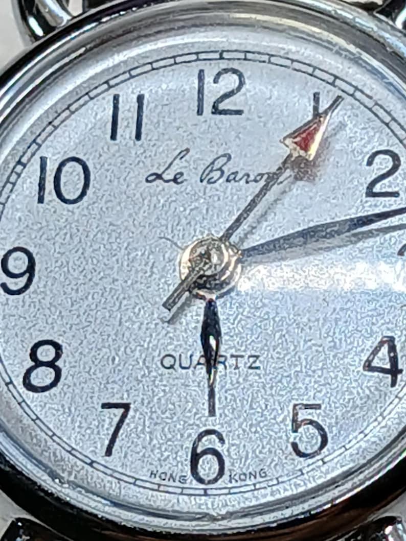 Vintage Le Baron Quartz Watch Ring Silver Tone Stretch Band Size 8 image 9