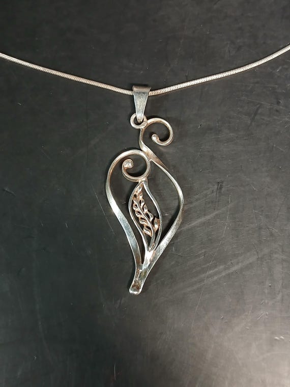 Sterling Silver Leaf Scroll Pendant Necklace 20" … - image 17