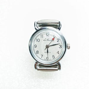 Vintage Le Baron Quartz Watch Ring Silver Tone Stretch Band Size 8 image 10