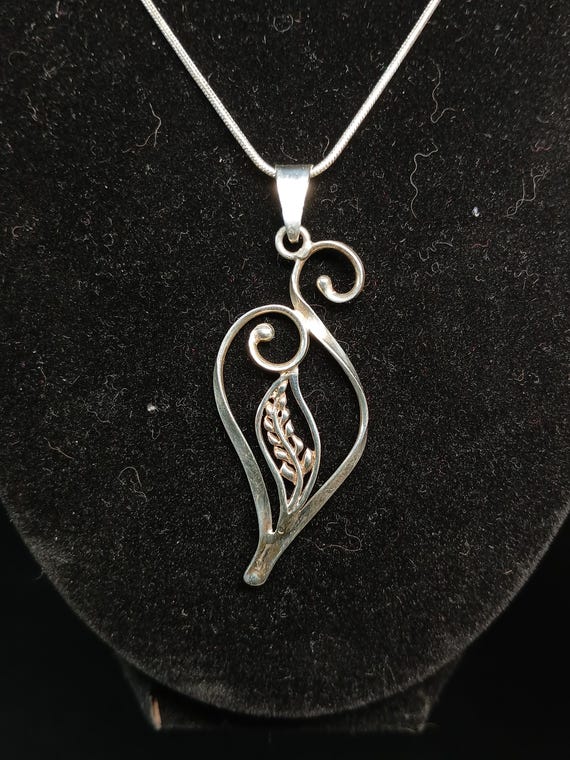 Sterling Silver Leaf Scroll Pendant Necklace 20" … - image 1