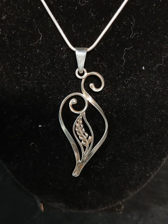 Sterling Silver Leaf Scroll Pendant Necklace 20" … - image 8