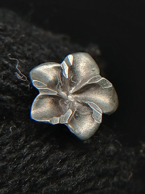 Tiny Sterling Silver Flower Stud Earrings Minimal… - image 10