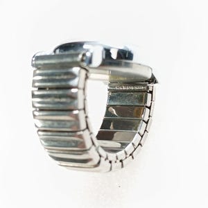 Vintage Le Baron Quartz Watch Ring Silver Tone Stretch Band Size 8 image 16