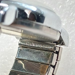 Vintage Le Baron Quartz Watch Ring Silver Tone Stretch Band Size 8 image 8