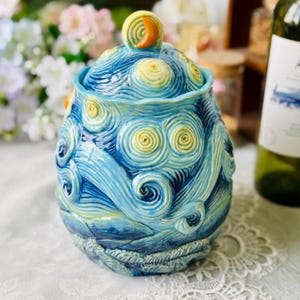 Pote de cerâmica Noite Estrelada – Inspirado em Van Gogh, pote para armazenar biscoitos, chá ou café com tampa, com céu estrelado pintado à mão.
