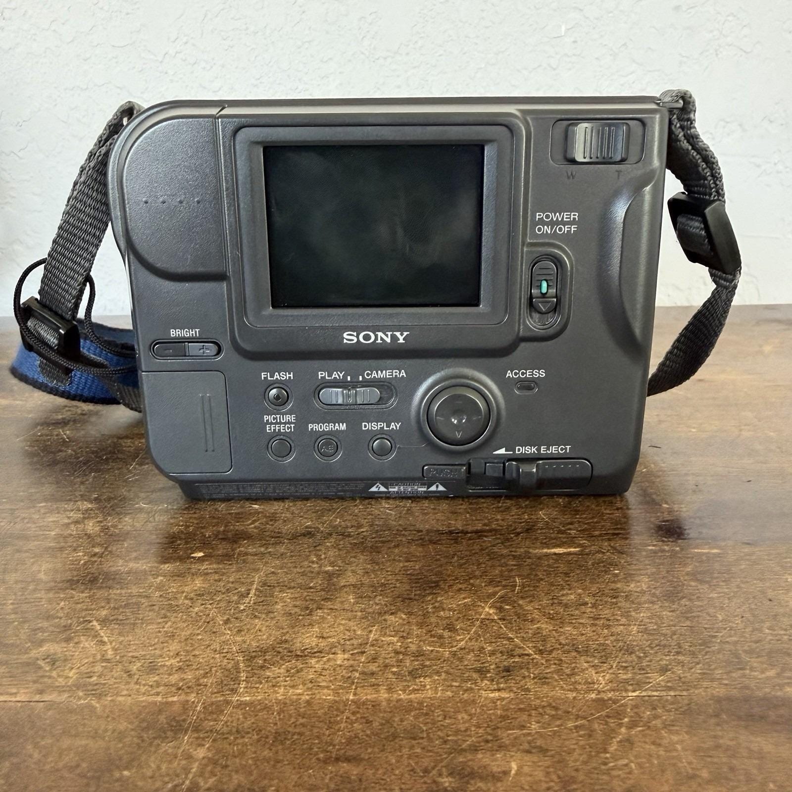 Sony Mavica MVC-FD73 0.4MP Floppy Disk Digital Camera for Parts