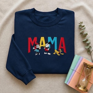 Sudadera retro bordada de Disney Mickey & Co. – Sudadera vintage con bordado de Mickey Mouse, cuello redondo, camiseta clásica con el logo de Disney, regalo ideal para fans imagen 7