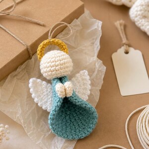 Patrón de ganchillo para adorno de ángel, adorno navideño amigurumi, decoración navideña DIY para árbol, decoración festiva, llavero de ganchillo para principiantes, descarga en PDF imagen 8