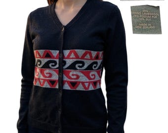 ニュージーランド製ポッサムメリノカーブヘムカウルネックセーター