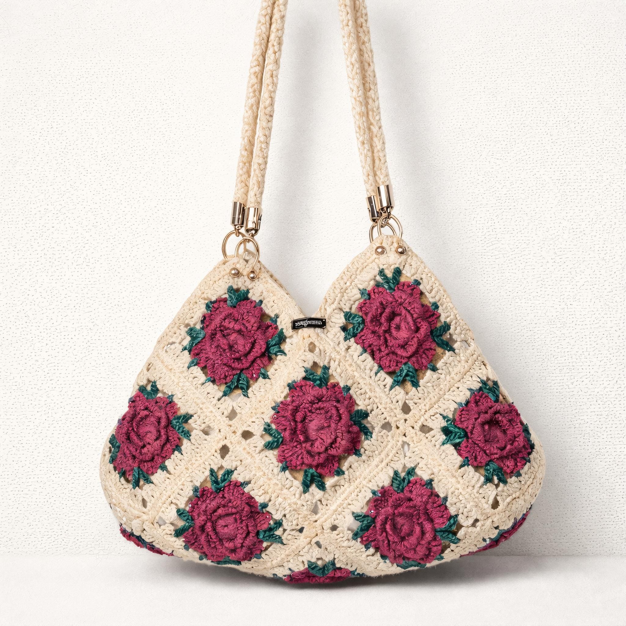 40 Sunflower Granny Square Crochet Patterns for Bright Blankets, Bags, and More 19 Sunflower Granny Square Crochet Bag
