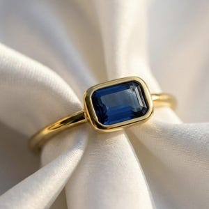 1 CT Horizontal Blue Sapphire Ring, 14K Gold Minimalist Ring, Rectangle Bezel Set Engagement Ring, September Birthstone Gift For Women's