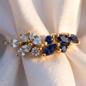 Anillo con racimo de aguamarina y zafiro azul marquesa, delicada alianza de boda de oro con diseño de enredadera marquesa, anillo de promesa con degradado inspirado en la naturaleza para mujer.