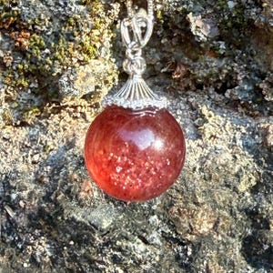 Pendentif sphère en iolite injecté de sang, collier de pierres précieuses nuit étoilée
