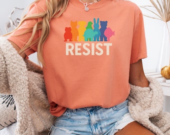 Widerstehen Sie Shirt Regenbogen-Tiersilhouetten, soziale Gerechtigkeit dagegen T-Shirt, Aktivist-Grafik-T-Shirt, Gleichheits-Stolz-Geschenk, Komfortfarben 1717