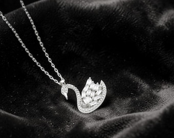 Collar de cisne de plata de ley 925, delicado colgante de cisne de cristal, regalo para ella.