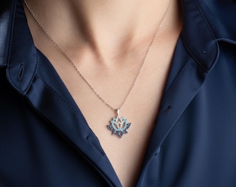 Collar de plata de ley con flor de loto, colgante de cristal azul, joyería de yoga.