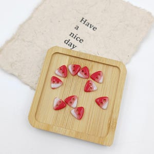 11mm/0.433”，Ceramic triangular buttons with a red gradient and two eyes，Suitable for crafts and DIY projects，(10pcs)