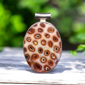 Colgante de jaspe oceánico, cabujón de jaspe orbicular, colgante de piedra con patrón natural, colgante de gema ovalada, joyería hecha a mano, regalo de coleccionista 47 x 30 mm