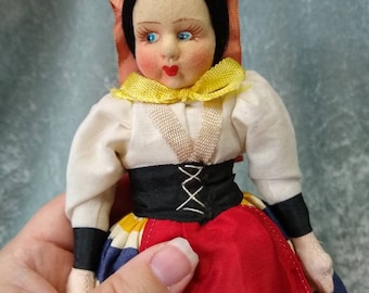 Vintage Italian felt lady in traditional outfit 9&quot; tall, Souvenir Doll, Lenci Type, not Dollhouse scale