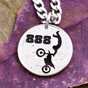 Collier Dirt Bike, Numéro de maillot personnalisé, Bijoux Motocross, Cadeau Dirtbike, Cadeau petit ami, Quartier coupé à la main