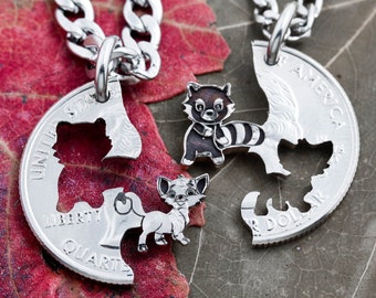 Collar de moneda tallada a mano: joyería de la amistad entre panda rojo y gatito