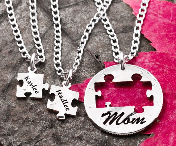 Mom Necklaces with Kids Names, 3 Name Necklaces, Puzzle Piece Jewelry –  Namecoins
