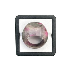 Ruby Zoisite Ring, Natural Stone Chunky Ring, Pink Grey Gemstone Band, Handmade Statement Crystal