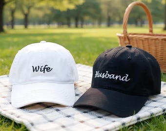 Wifey-hoed, geborduurde hoed vrouw, geborduurde hoeden echtgenoot, aangepaste datum op de achterkant, vintage baseballpet, heer en mevrouw hoed, huwelijkscadeau