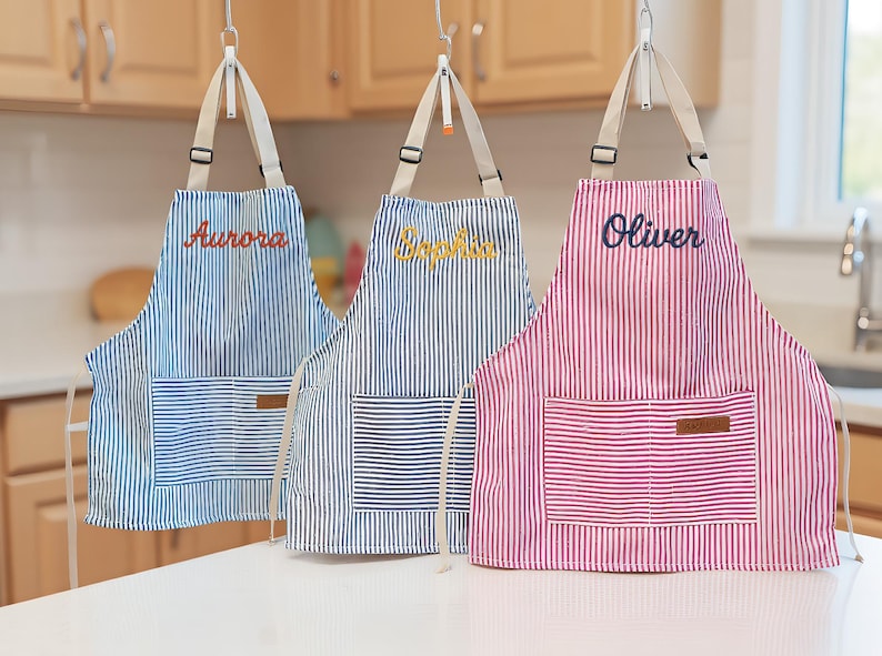 Personalized Apron for Kids, Custom Toddler Apron Embroidered Name, Striped Apron With Pockets, Cooking Party, Birthday Gift for Child image 3