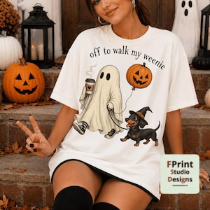 ダックスフンドの散歩に出かけよう PNG、おもしろいダックスフンド ハロウィン PNG、幽霊犬 PNG、ハロウィーン クリップアート、不気味な犬の昇華プリント