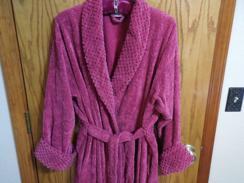 Beautiful Burgundy Red Vintage Chenille BATHROBE Free Shipping Vintage Wine BURGUNDY Heavyweight Chenille ROBE