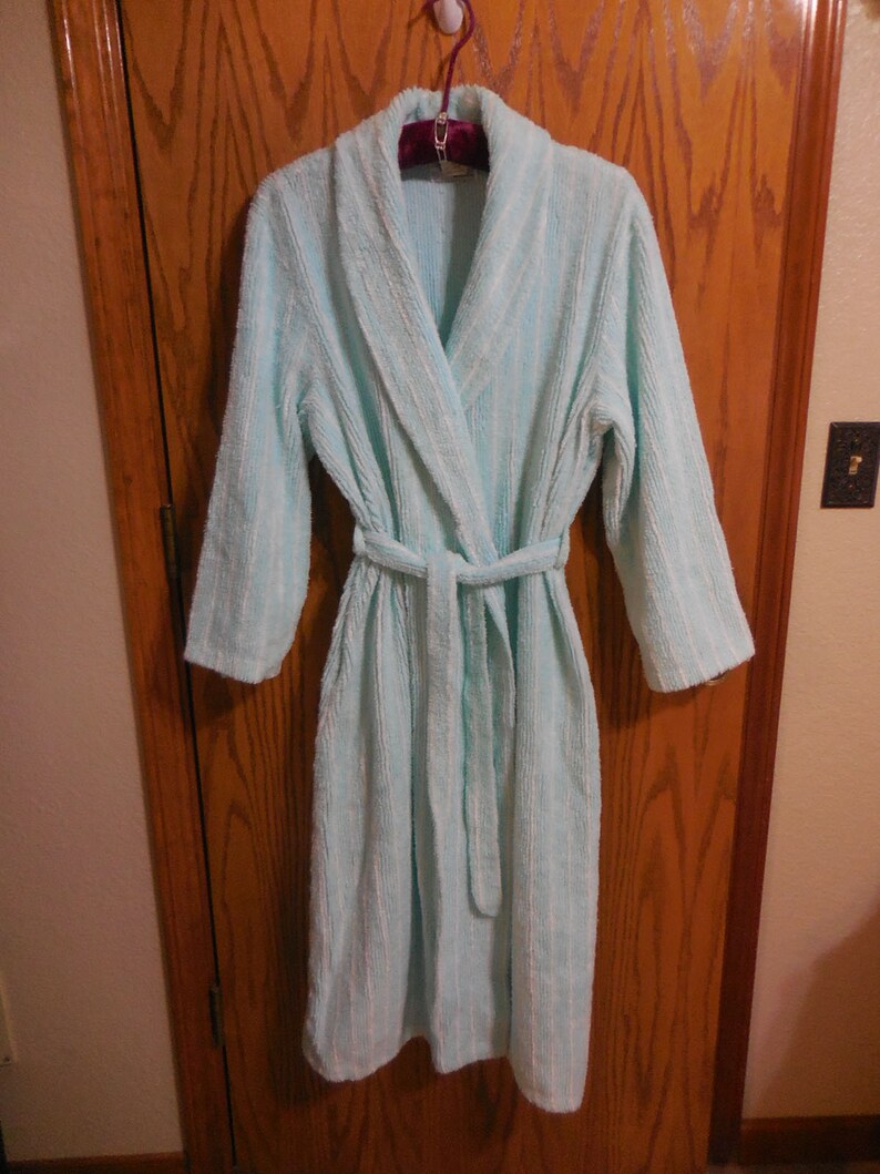 Plush Aqua and White Chenille Line Design Vintage BATHROBE Free Shipping Vintage SUZY Aqua and White Chenille ROBE Size L