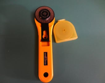 SALE - OLFA Rotary CUTTER and Blades - Olfa 45mm Rotary Cutter and 3 Extra Olfa Rotary Blades - #2