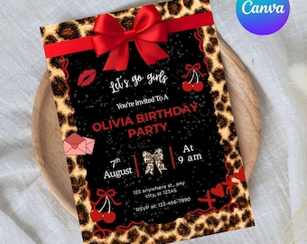 Invitación de cumpleaños con estampado de leopardo y cerezas, con lazo rojo, para niña. Tema de cumpleaños con estampado de guepardo.