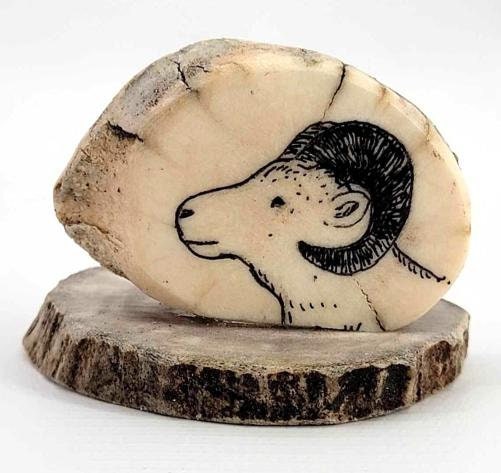 ビンテージ　シロクマ　エスキモー　ネイティブアメリカン　ハンドクラフト　彫刻 Eskimo Scrimshaw - Etsy
