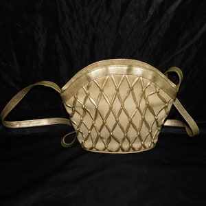 Vtg Tianni Woven Gold Shoulder Bag Purse Canvas and Faux Leather Zip Top