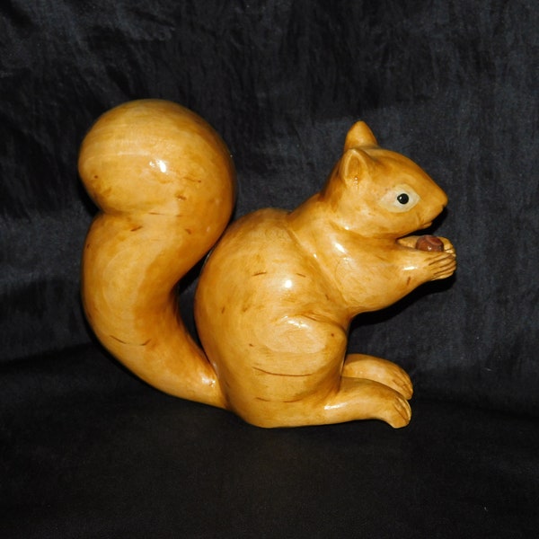 Vtg Squirrel Hand Carved Wood Eating Nut Light Brown Wooden Dated 2001 Shelf Sitter