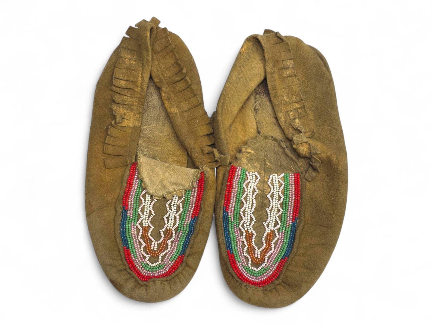 Vintage Native American Indian Moccasins Women Size Beaded Hide
