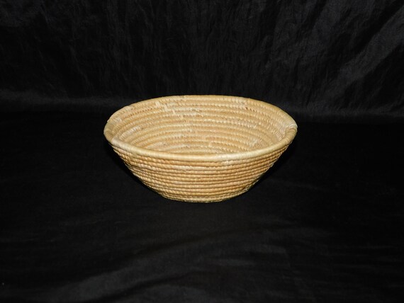 Alaska Native Eskimo Coiled Grass Basket Light Brown Hand Made  display picture 1