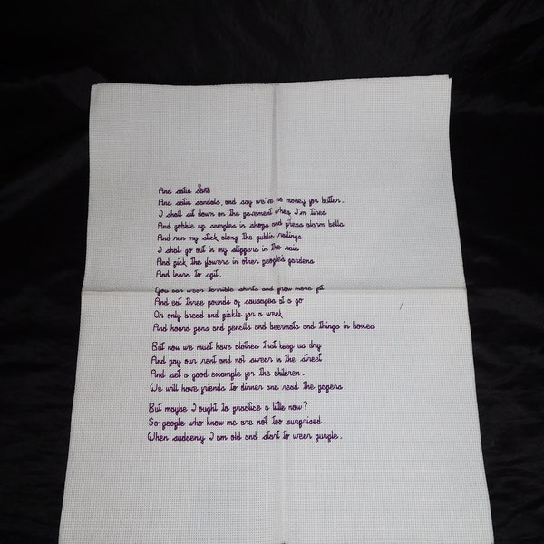 Je porterai un poème violet brodé sur du tissu Aida Art Poetry Woman