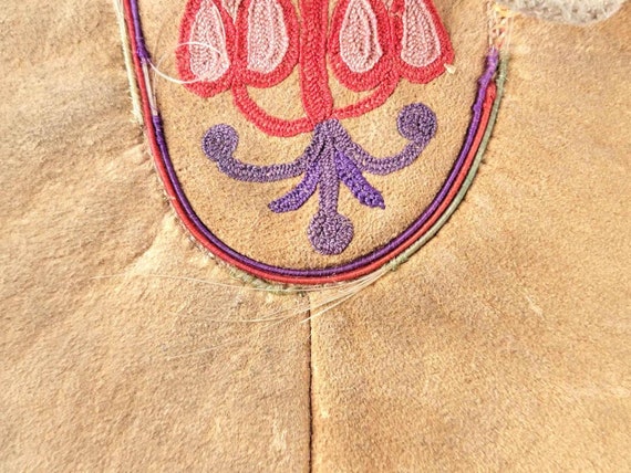 Vintage Native American Indian Moccasins Embroide… - image 4