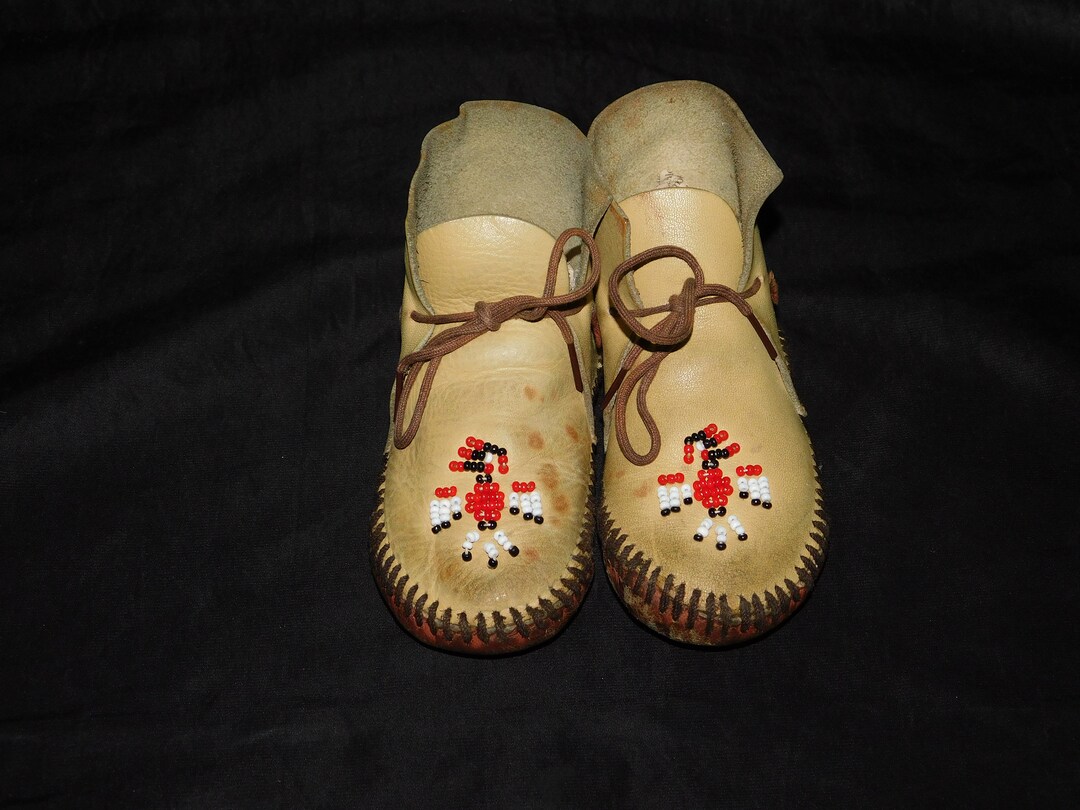 Size 43 Cloth Moccasins Pastel Birds on Brown