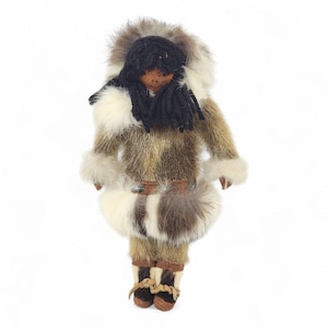Vintage Alaska Native Eskimo Made Doll Fur Parka Clothes Suede Leather Face 9&quot; Hand Made Inuit