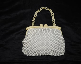 Borsa Whiting & Davis in rete metallica bianca degli anni &#39;40 Grossa celluloide color crema Manico a catena Borsa Alumesh Pin Up Made in USA
